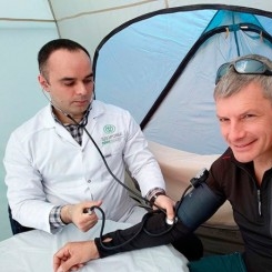 Медицинский центр «Здоровье плюс» стал партнером фестиваля горного бега «Бештаугорский крест».