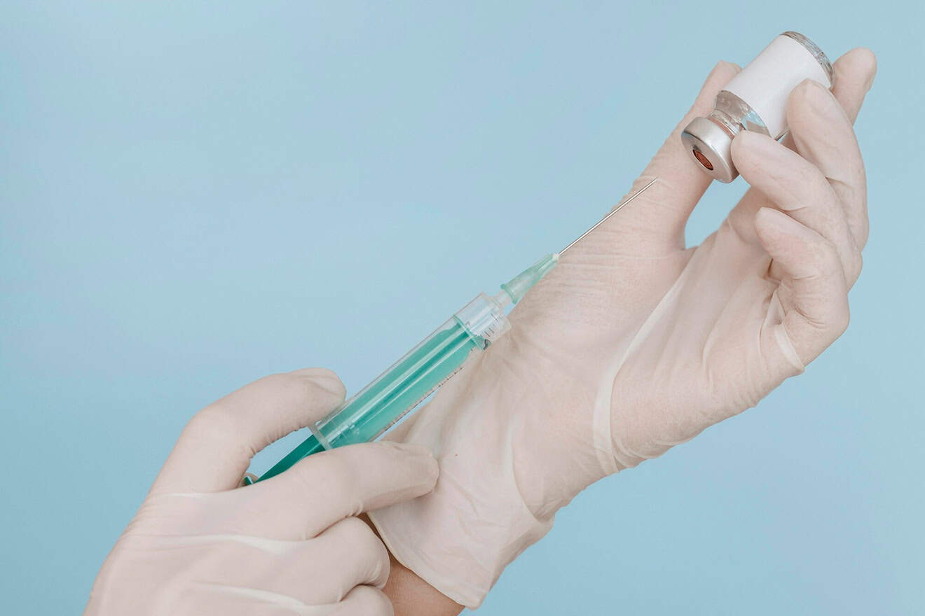 Введение лекарственных средств (блокада мягких тканей)  