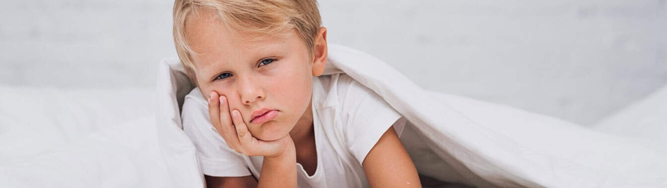 Нарушения сна, повышенная раздражительность, плаксивость.